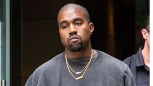 Kanye West onthult cryptofraude en slaat miljoenenbod af Kanye West onthult cryptofraude en slaat miljoenenbod af