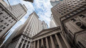 Segunda contracción del crédito bancario en 50 años: Bitcoin reacciona