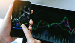 DYDX crypto 30% stijging oktober Dieser Altcoin hat im Oktober alle überrascht - was hat den Kurs nach oben getrieben?