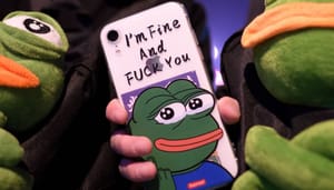 PEPE-frog-meme-crypto PEPE explodeert 52% na onverwachte listing op twee megabeurzen