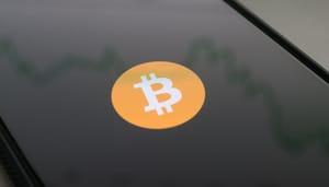 bitcoin-logo-grafiek Kleine bitcoin wallets trotseren 'slim geld' bij $90.000