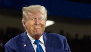 Cronos explodeert 30%: Trump werkt samen met Crypto.com voor ETF’s Cronos explodeert 30%: Trump werkt samen met Crypto.com voor ETF’s