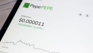 Een afbeelding van de koers van de cryptomunt en tevens memecoin pepe (PEPE) Een afbeelding van de koers van de cryptomunt en tevens memecoin pepe (PEPE)