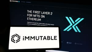 Een afbeelding van het logo cryptomunt immutable, met op de achtergrond de website
