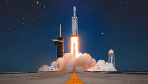 Foto van SpaceX-raket die opstijgt