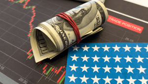 Foto van dalende koers met Amerikaanse vlag en dollars Foto van dalende koers met Amerikaanse vlag en dollars