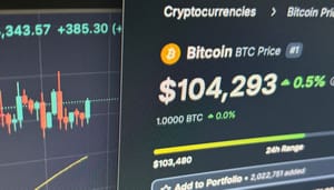 Foto: Bitcoin prijs op CoinGecko en koersgrafiek TradingView