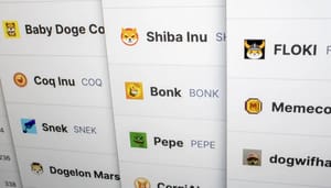 Een afbeelding van verschillende cryptomunten die onder de 'memecoin' categorie vallen, waaronder bonk, shiba inu en pepe Een afbeelding van verschillende cryptomunten die onder de 'memecoin' categorie vallen, waaronder bonk, shiba inu en pepe