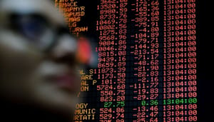 Aandelenbeurs bord rode cijfers verliezen Bitcoin-Kurs fällt unter $117.000, Altcoinmarkt kühlt ab