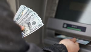 Dollars Bitcoin reagiert auf Geldexplosion: 45 Prozent mehr Dollar gedruckt