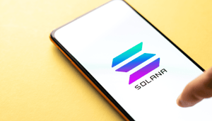 Foto van Solana logo op mobiel