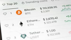 Een afbeelding waarbij Bitcoin te zien is als de belangrijkste cryptocurrency met een hoge prijs en marktkapitalisatie, wat de dominantie ervan in crypto toont 23 mei 2025