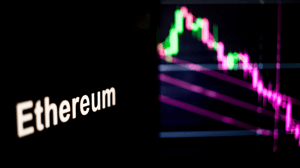 Ethereum met dalende koersgrafiek Ethereum met dalende koersgrafiek