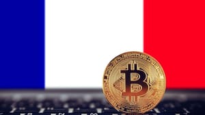 Shutterstock_1060790699 Frankreich erhöht Steuern auf Krypto-Vermögen