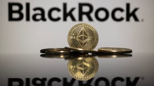 Een afbeelding van ethereum (ETH) munten voor het logo van vermogensbeheerder BlackRock Een afbeelding van ethereum (ETH) munten voor het logo van vermogensbeheerder BlackRock