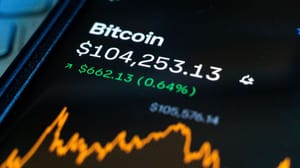 Een afbeelding van de bitcoin koers die is gestegen tot boven de 100.000 dollar