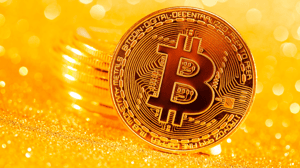 Foto van een gouden Bitcoin munt Foto van een gouden Bitcoin munt