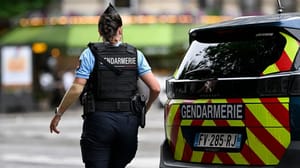 Politie (8) Krypto auf USB-Stick führt zu bewaffnetem Überfall auf Frau