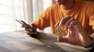 Shutterstock_2519637259 Enquête : voici combien de bitcoins il vous faut pour prendre votre retraite en 2035