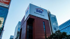 Shutterstock_2725553303 Japanische Bankgruppe SBI lanciert Anleihe mit XRP-Prämien