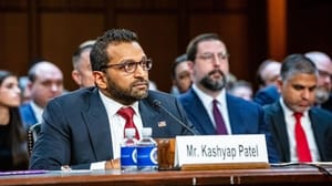 FBI-Direktor in der Kritik wegen verschwiegener Investition in Bitcoin-Unternehmen FBI-Direktor in der Kritik wegen verschwiegener Investition in Bitcoin-Unternehmen