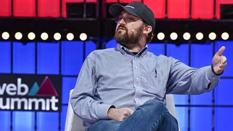 Cardano-Gründer hat genug von Online-Drama und verlegt die Community