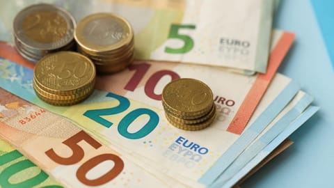 Deutsche Anleger zeigen großes Interesse an 8%-Bonus: So viel Euro bringt eine Einzahlung