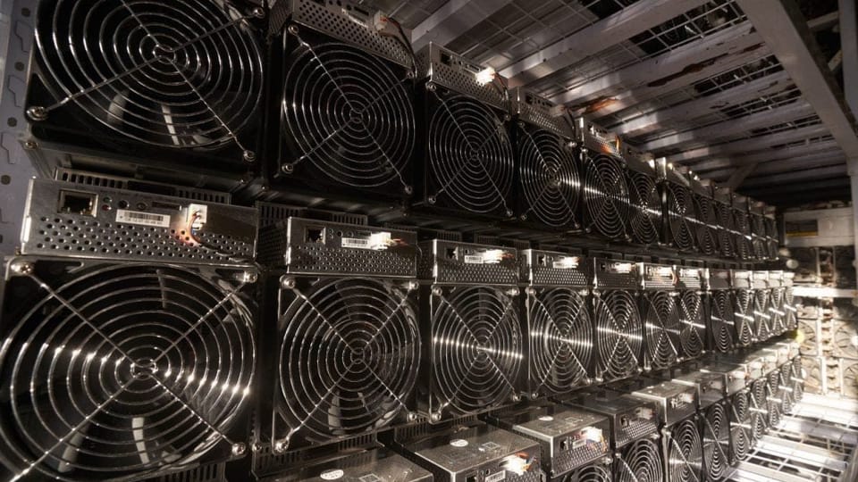 Großes Mining-Unternehmen verkauft Bitcoin im Wert von Millionen für Umstieg auf KI