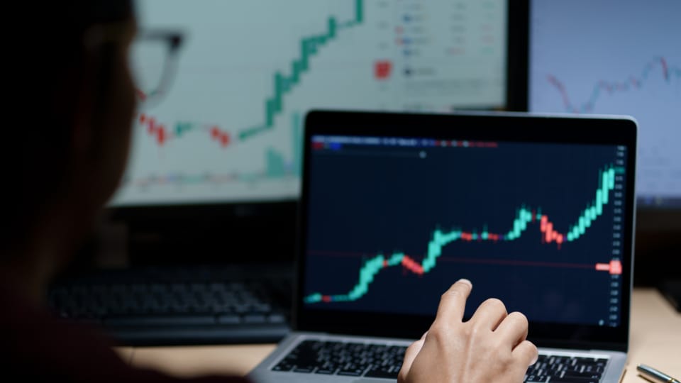 Plötzliche Krypto-Rallye überrascht den Markt und vernichtet eine halbe Milliarde US-Dollar