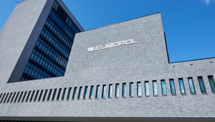 Europol: "IA y cryptos son la clave del crimen organizado en la UE" Europol: "IA y cryptos son la clave del crimen organizado en la UE"