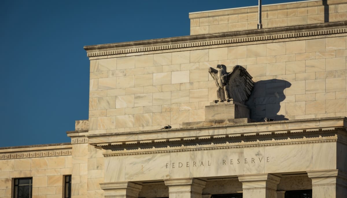 Bitcoin koers onderuit FED rentebesluit Bitcoin koers hard onderuit: 42% kans op 0 renteverlagingen in 2024