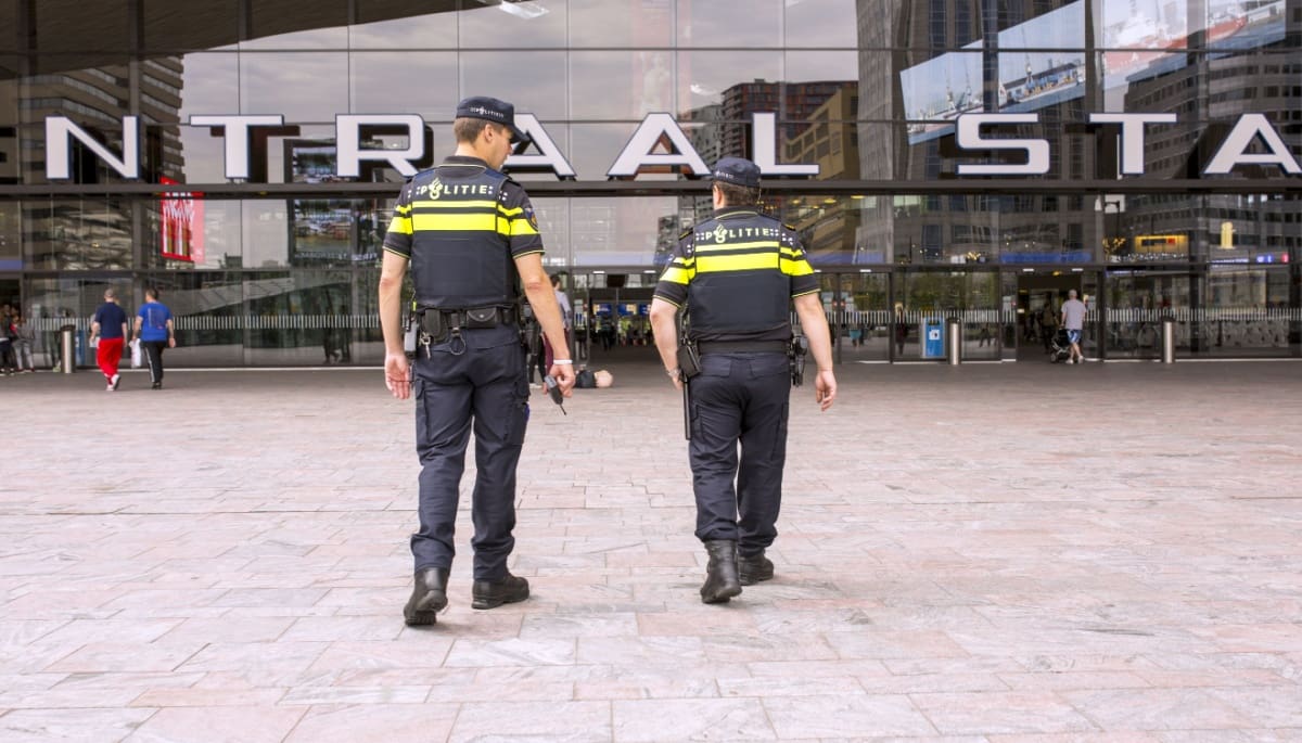 politie-rotterdam politie rotterdam kraakt crypto met honderden slachtoffers