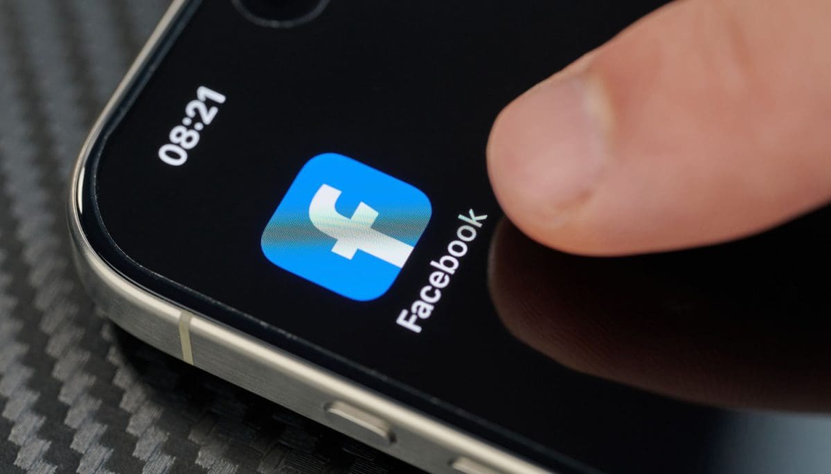 facebook-crypto-ads Crypto-oplichters domineren Facebook met advertenties, platform ontkent