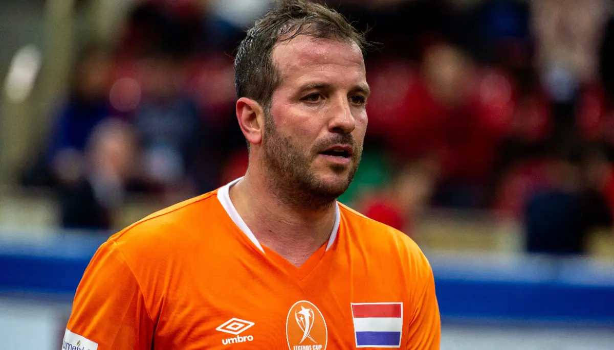 Een afbeelding van de Nederlandse ex-voetballer Rafael van der Vaart, in een oranjetenue voor grote gepensioneerde voetbalspelers