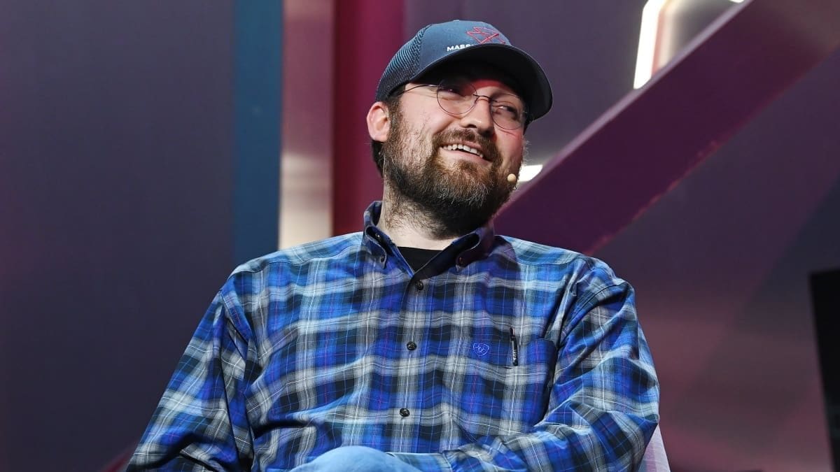 Cardano-Gründer wütend: „Ethereum kopiert Cardano-Technologie“