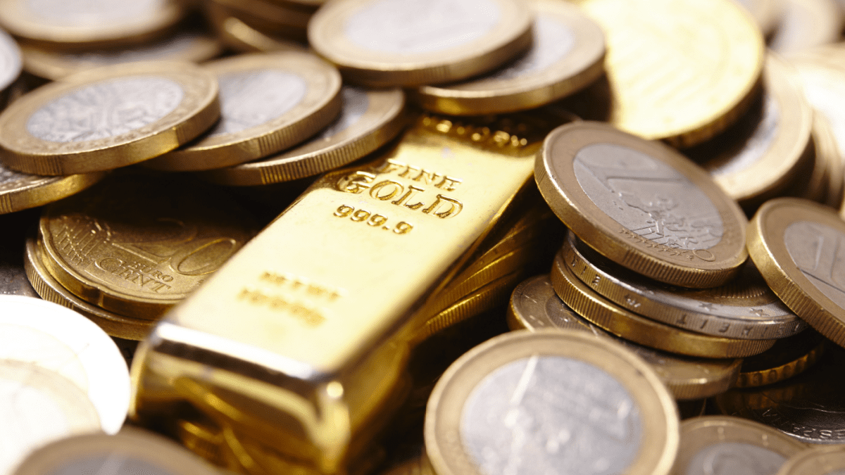 Goldpreis fällt so stark wie seit 15 Jahren nicht wegen Krieg und Zinsen Goldpreis fällt so stark wie seit 15 Jahren nicht wegen Krieg und Zinsen