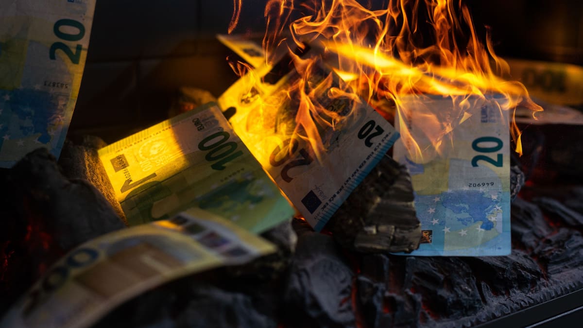 Mann verbrennt 2,6 Mio. Euro, um Kryptobörse zu schaden